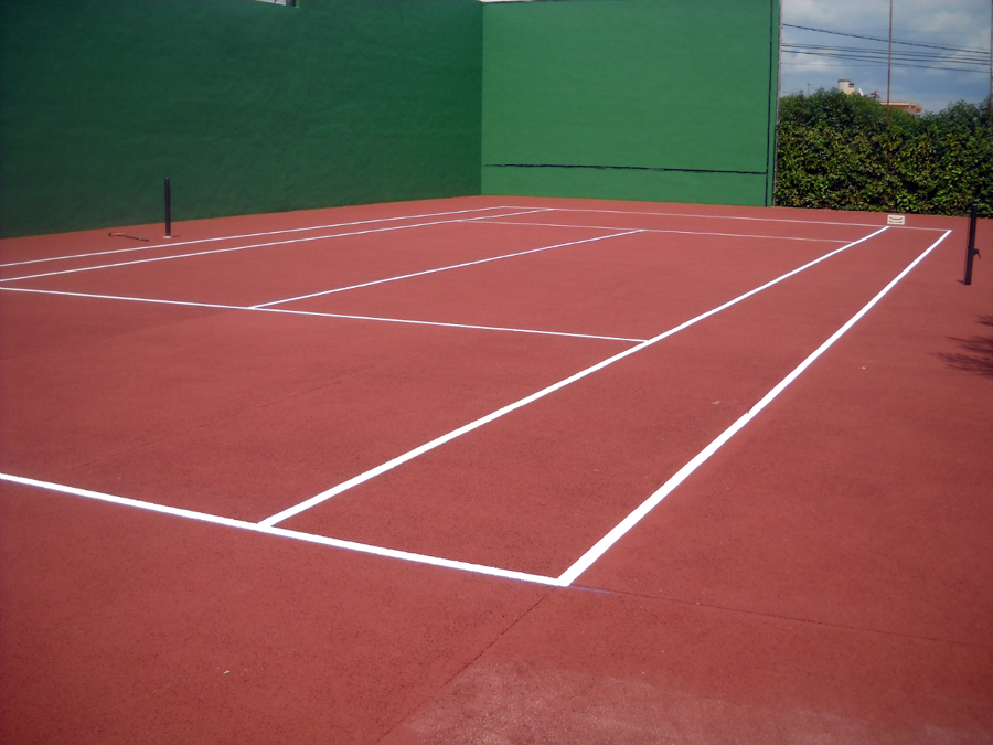 rehabilitacion y pintura pista de tenis