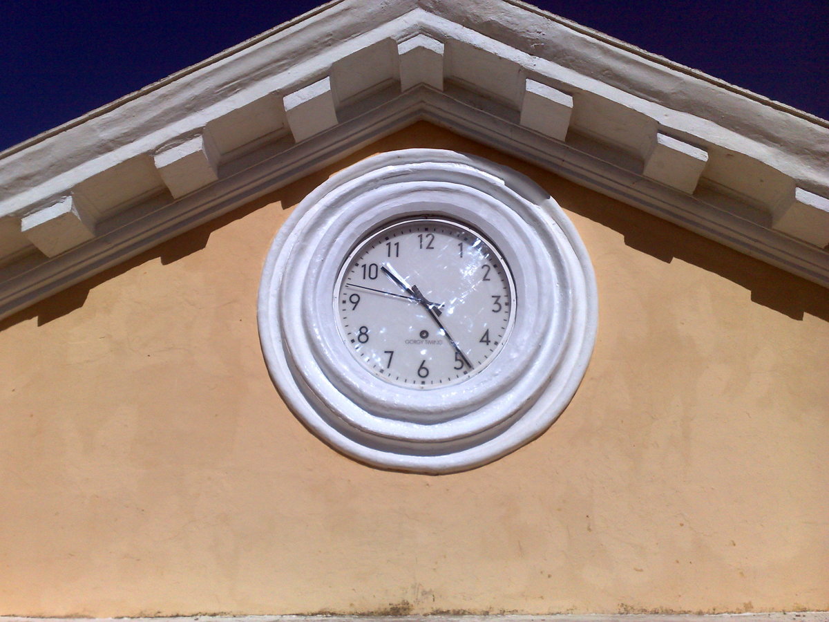 reloj escuela esubo