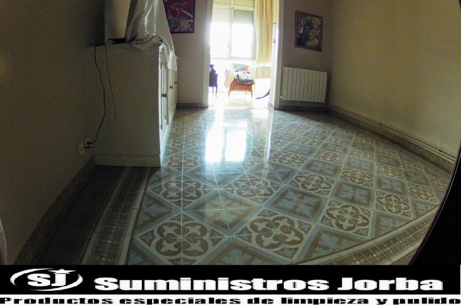Restauración pavimento de mosaico hidráulico.