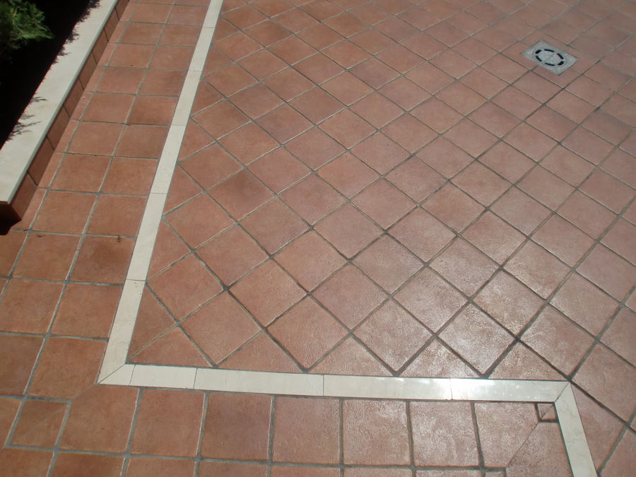 Foto: Solería en Patio Interior de Vivienda de Construcciones Tirito S