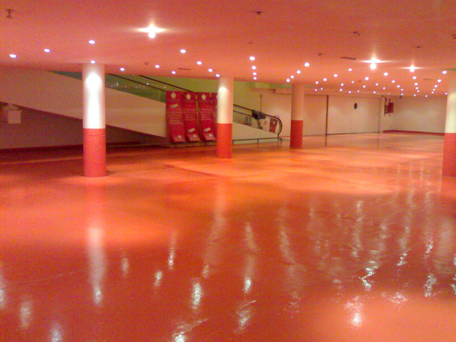 Suelo centro comercial