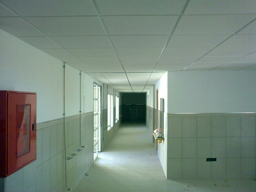 techos y pasillo colegio alquife