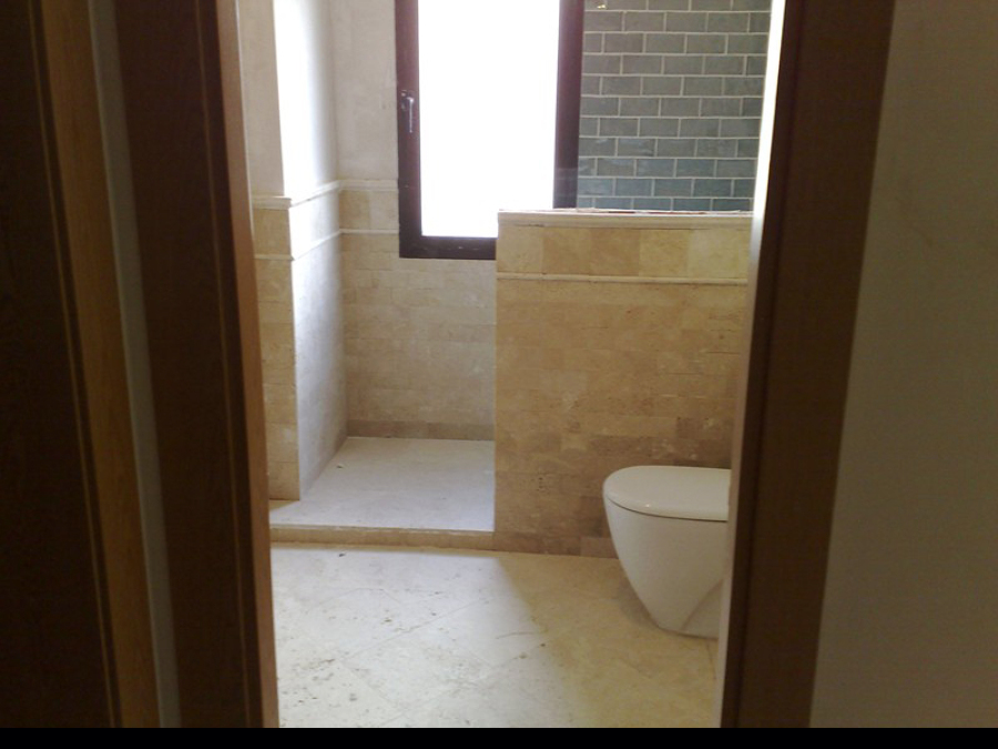 Terminada reforma de baño en urb. La Almajada (Alicante)