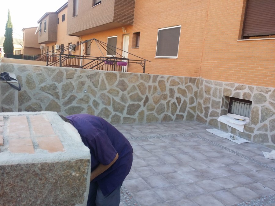 Después REFORMA DE PATIO A RUSTICO