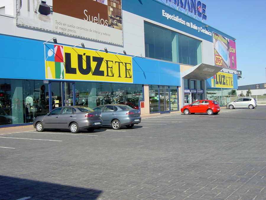 TIENDA ILUMINACIÓN