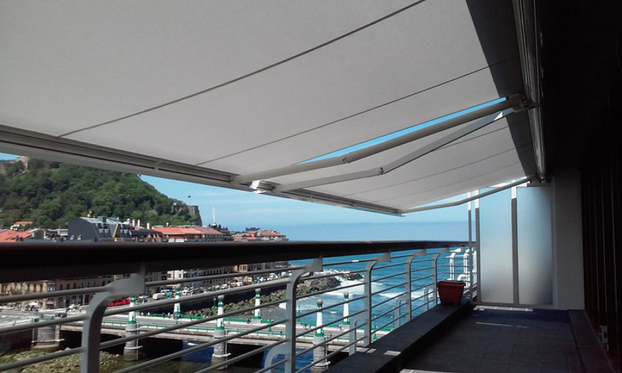 Toldo de lona motorizado