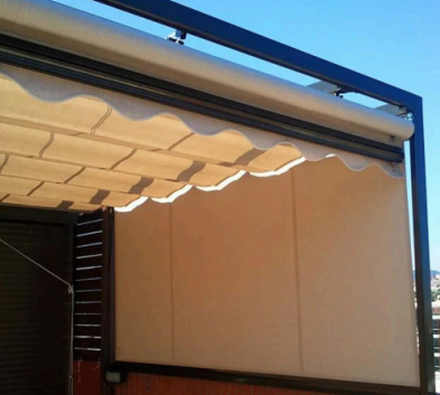 Mayo 2024. Toldo palillero y toldo vertical. Caravaca, Murcia, Región de Murcia