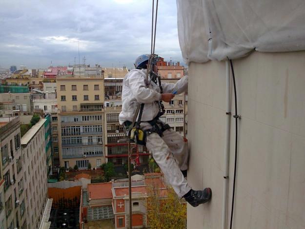 Trabajos verticales en fachadas