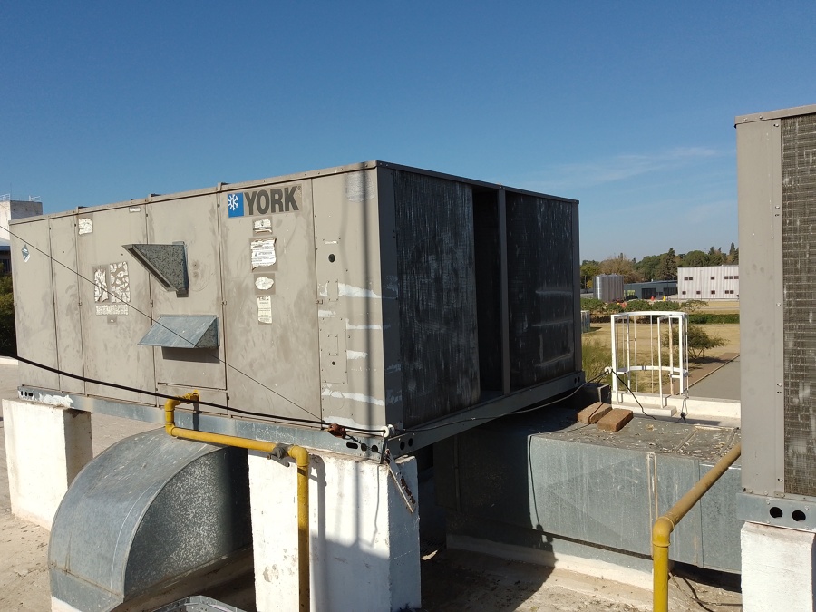 Mantenimiento preventivo y correctivo de equipos HVAC. Aire acondicionado central por conductos. Coldman Group.-