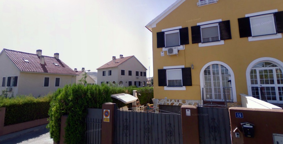URBANIZACIÓN CHALETS UNIFAMILIARES