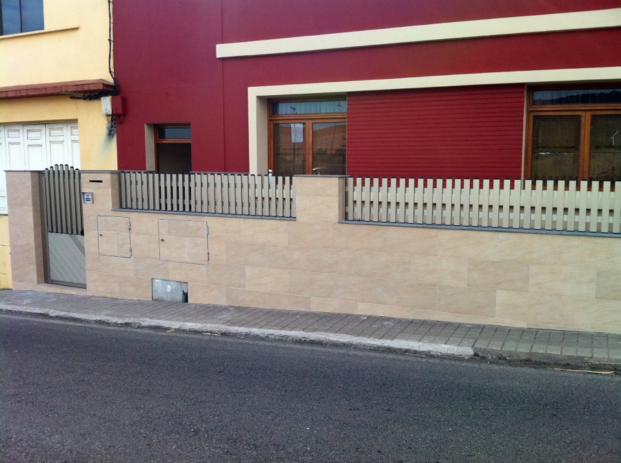 VALLAS