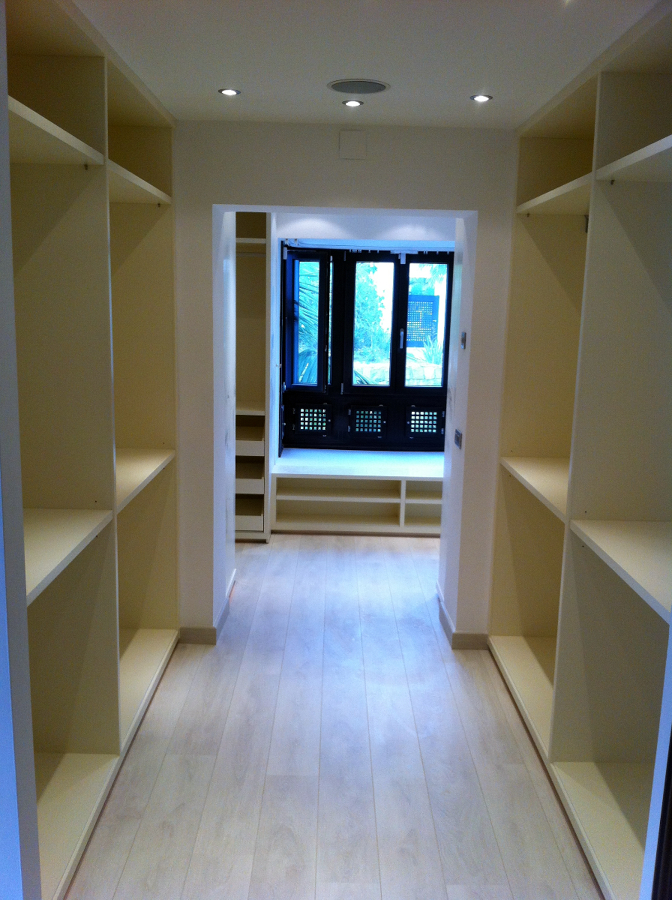 VESTIDOR LACADO