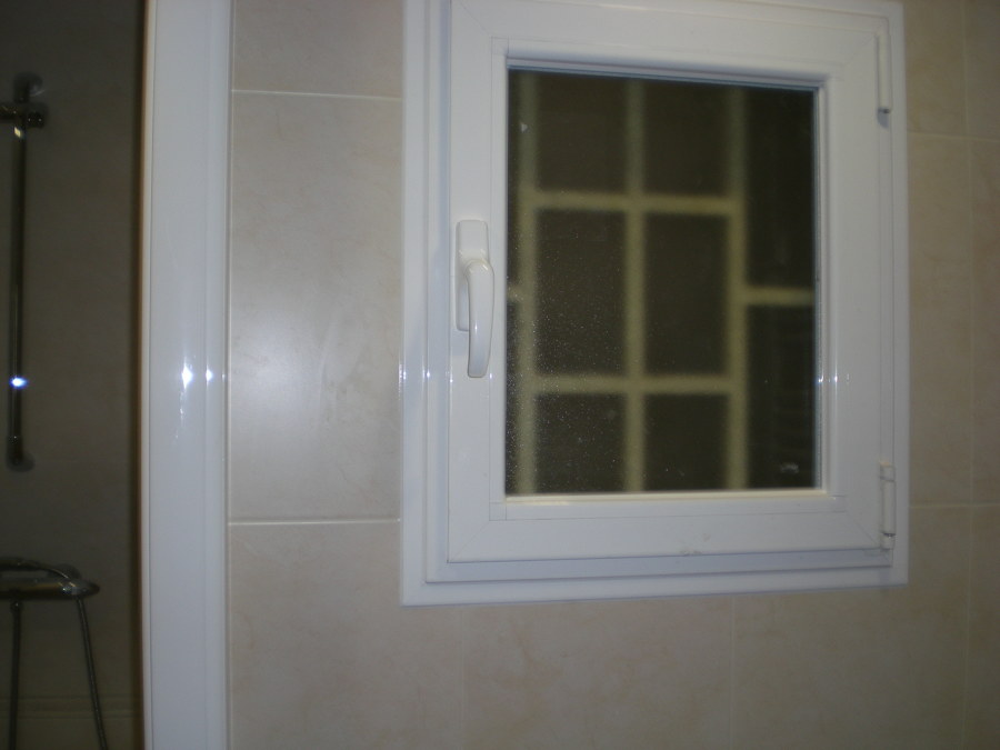 Ventana abatible