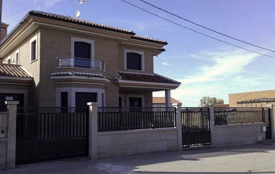 VIVIENADA UNIFAMILIAR  EN BURGANES DE VALVERDE
