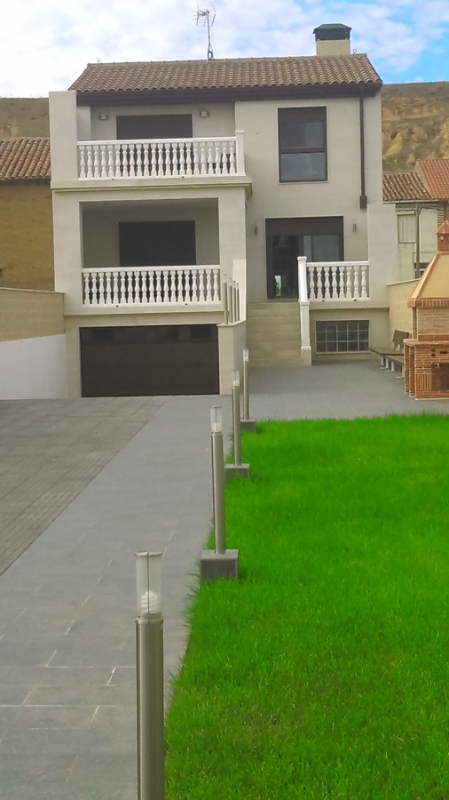 VIVIENDA UNIFAMILIAR EN CAMARZANA DE TERA
