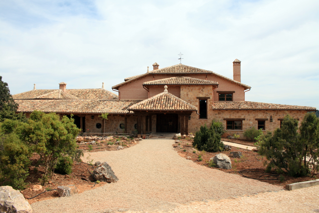 VIVIENDA JUNTO PANTANO ALARCON