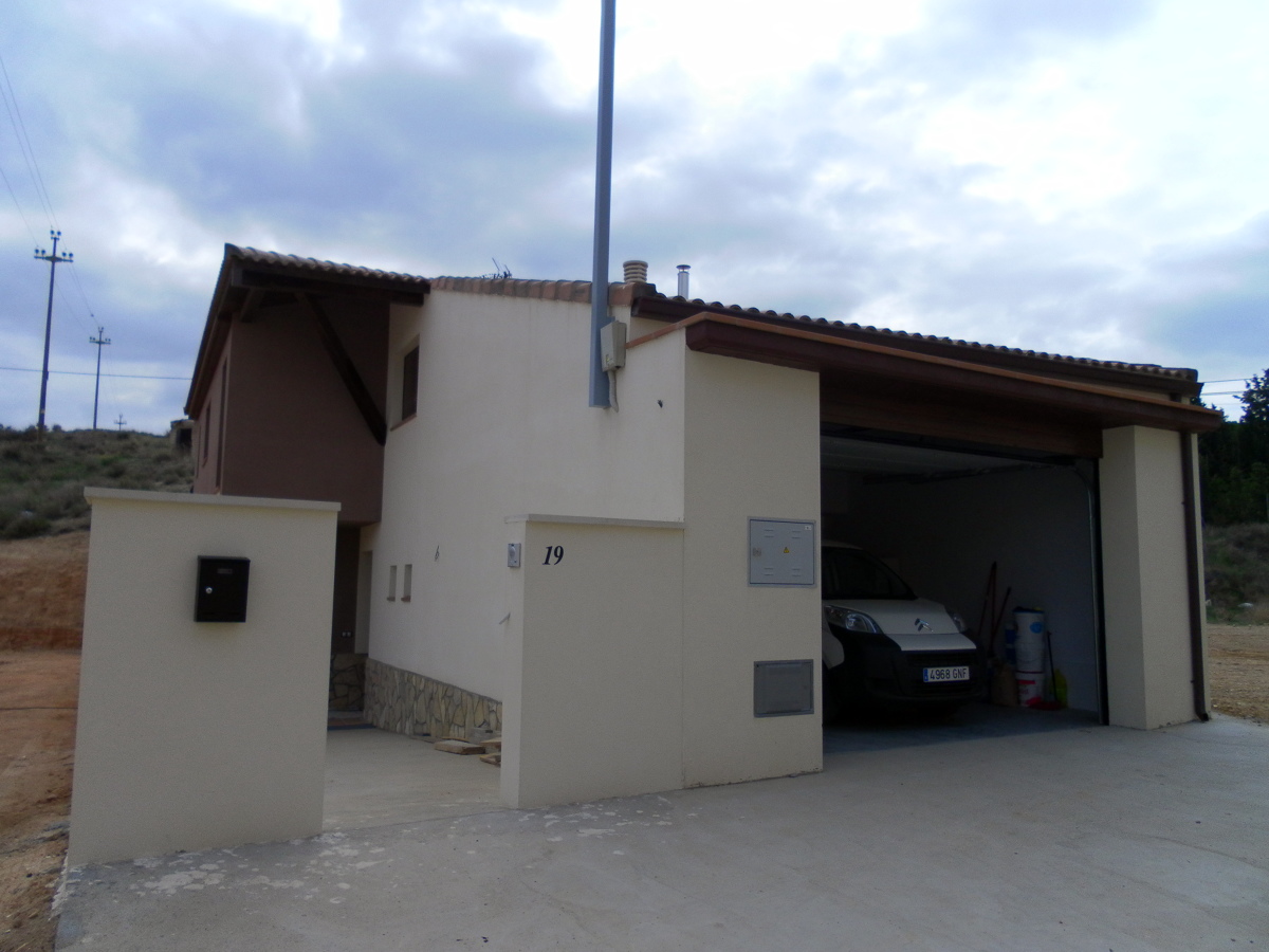 VIVIENDA UNIFAMILIAR EN URREA DE GAEN