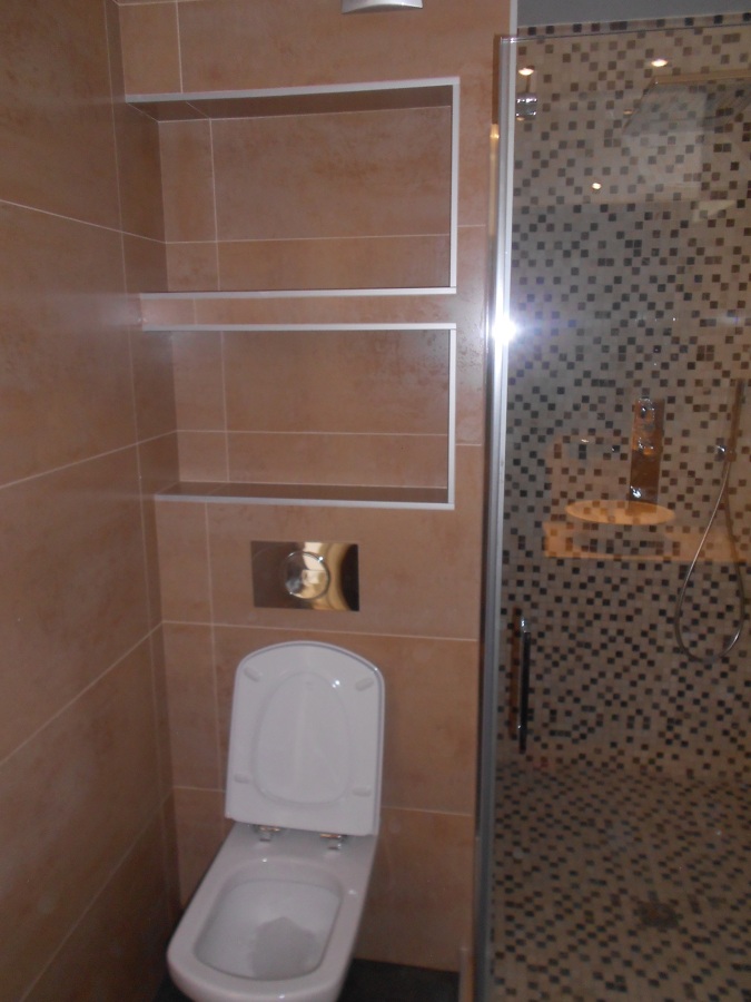 wc suspendido