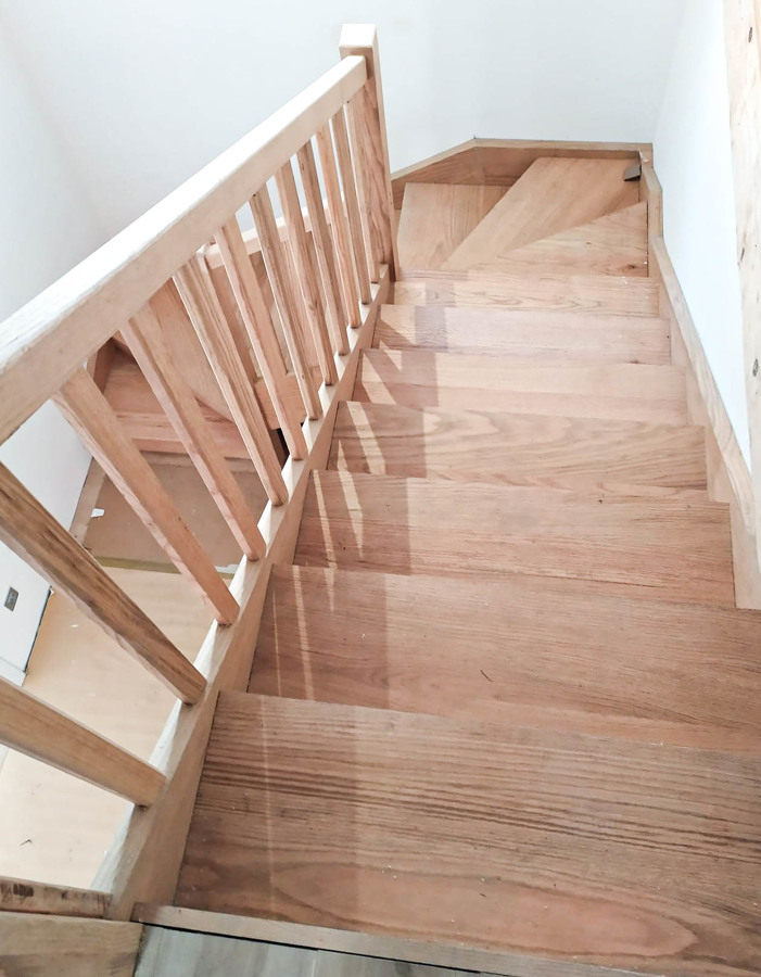 Diseño y construcción de escalera de madera