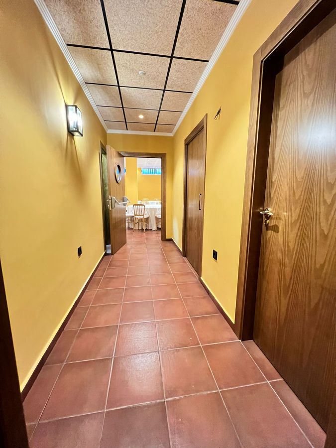 Puertas de madera en restaurante