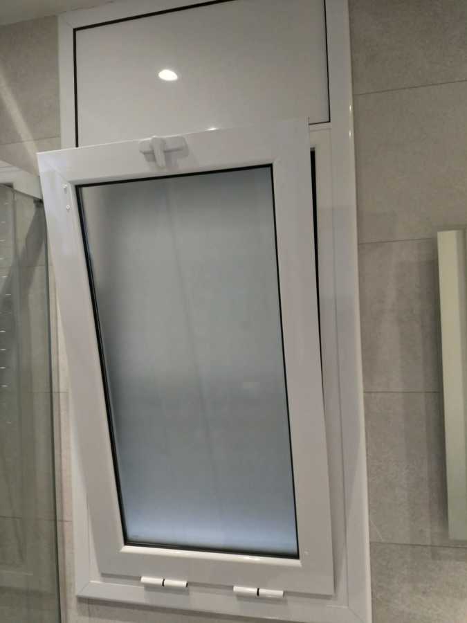 Ventana abatible
