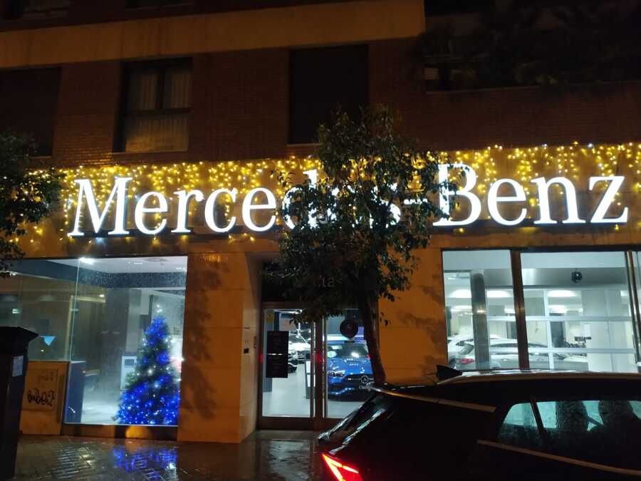 Corpóreas Mercedes Benz