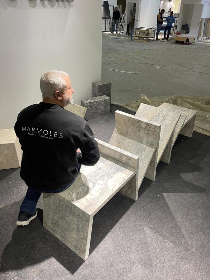 Banco de mármol de Irán