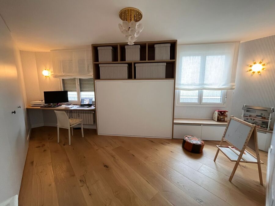 Estancia multiusos: despacho, habitación de invitados y sala de juegos