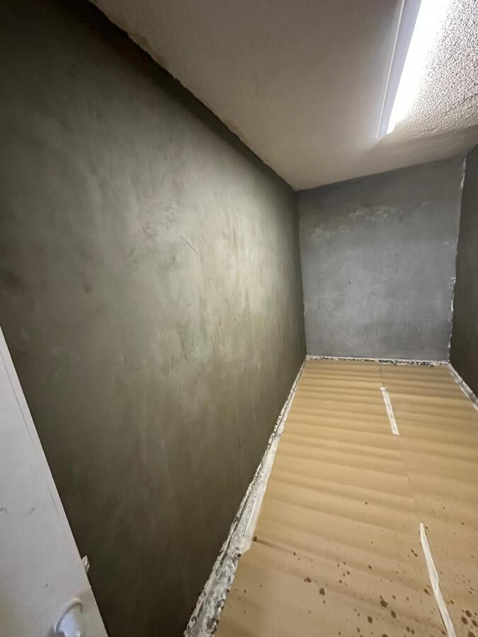 Muro enfoscado e inyectado con productos hidrófugos