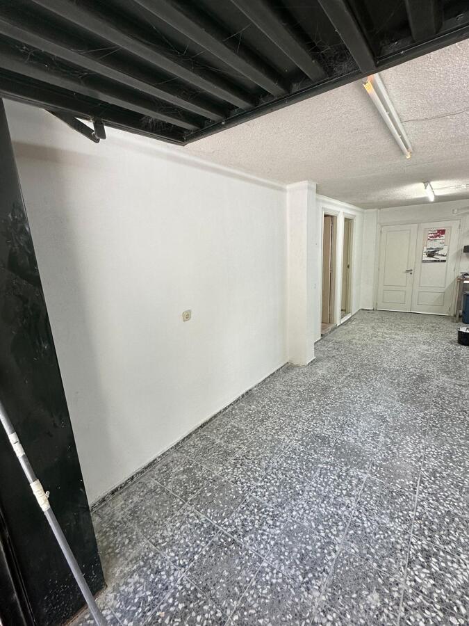 Muro tratado con revocos finos y totalmente rehabilitado