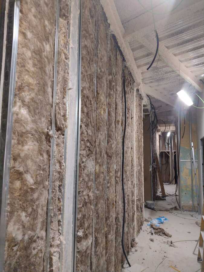 Instalación de Aislantes en muro