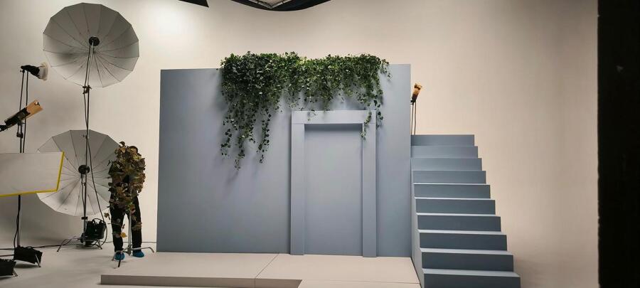 Proyecto de escenografía en madera para serie de TV