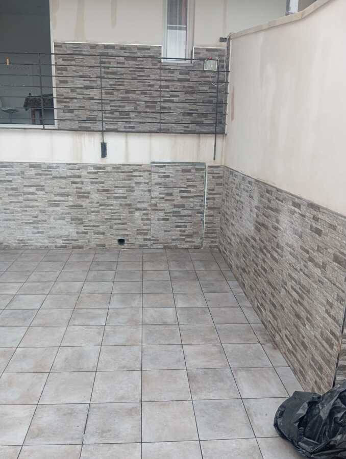 Escalera y patio