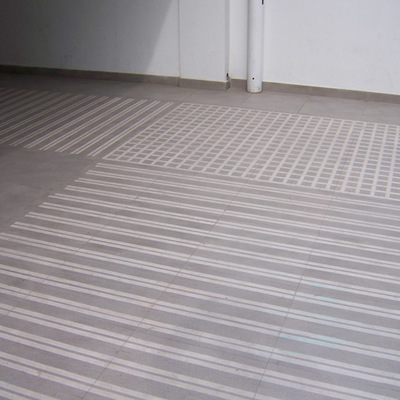 Suelo Tallado Antideslizante Nave