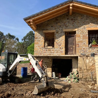 En Flex Servicios somos especialistas en excavaciones y movimiento de tierras de alta precisión.