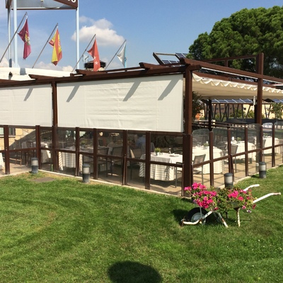 Pérgola de aluminio imitación madera