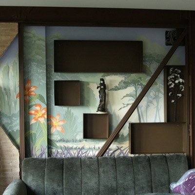 mural pintado con cajas de hierro