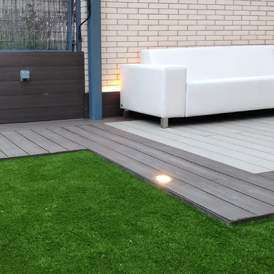TERRAZA CON ZONA DE TARIMA TECNOLOGICA Y CESPED ARTIFICIAL