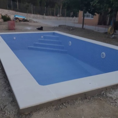 Piscina semiterminada