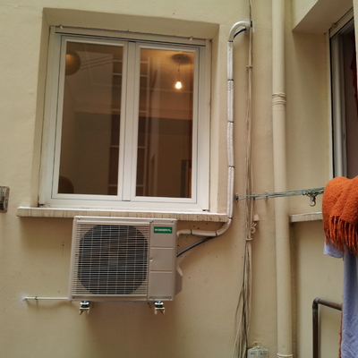 Instalación de máquina exterior en domicilio particular