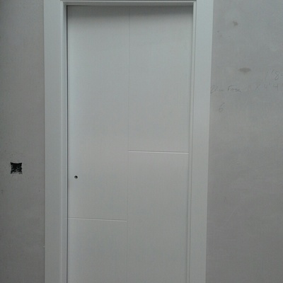 Puerta lacada