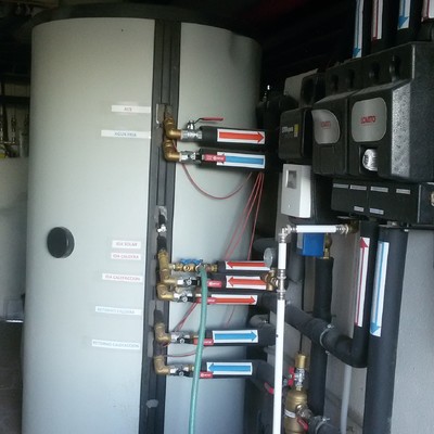 Instalacion paneles solares con deposito tank-in-tank + disipacion piscina+suelo radiante+radiadores+caldera de gasoil