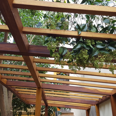 Pergola de iroko