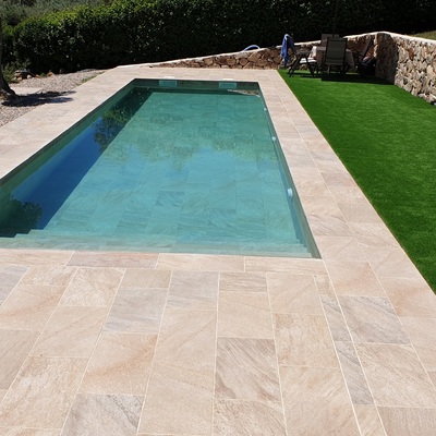 Piscina completa de porcelanico interior y exterior