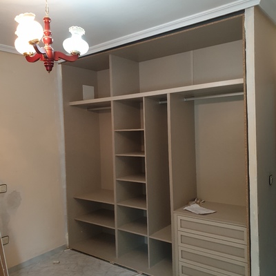 INTERIOR ARMARIO