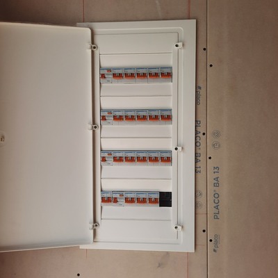 Montaje y actualización de cuadro eléctrico general