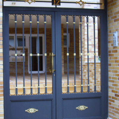 PUERTA PORTAL EXTERIOR