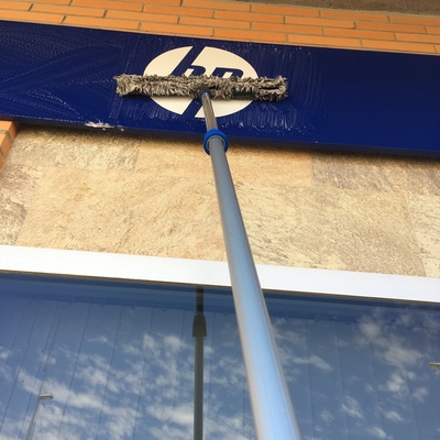 Limpieza de rótulos