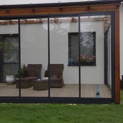 Instalación de terraza acristalada en vivienda unifamiliar