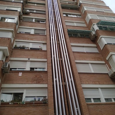 Sustitución de tuberías generales por el exterior del edificio